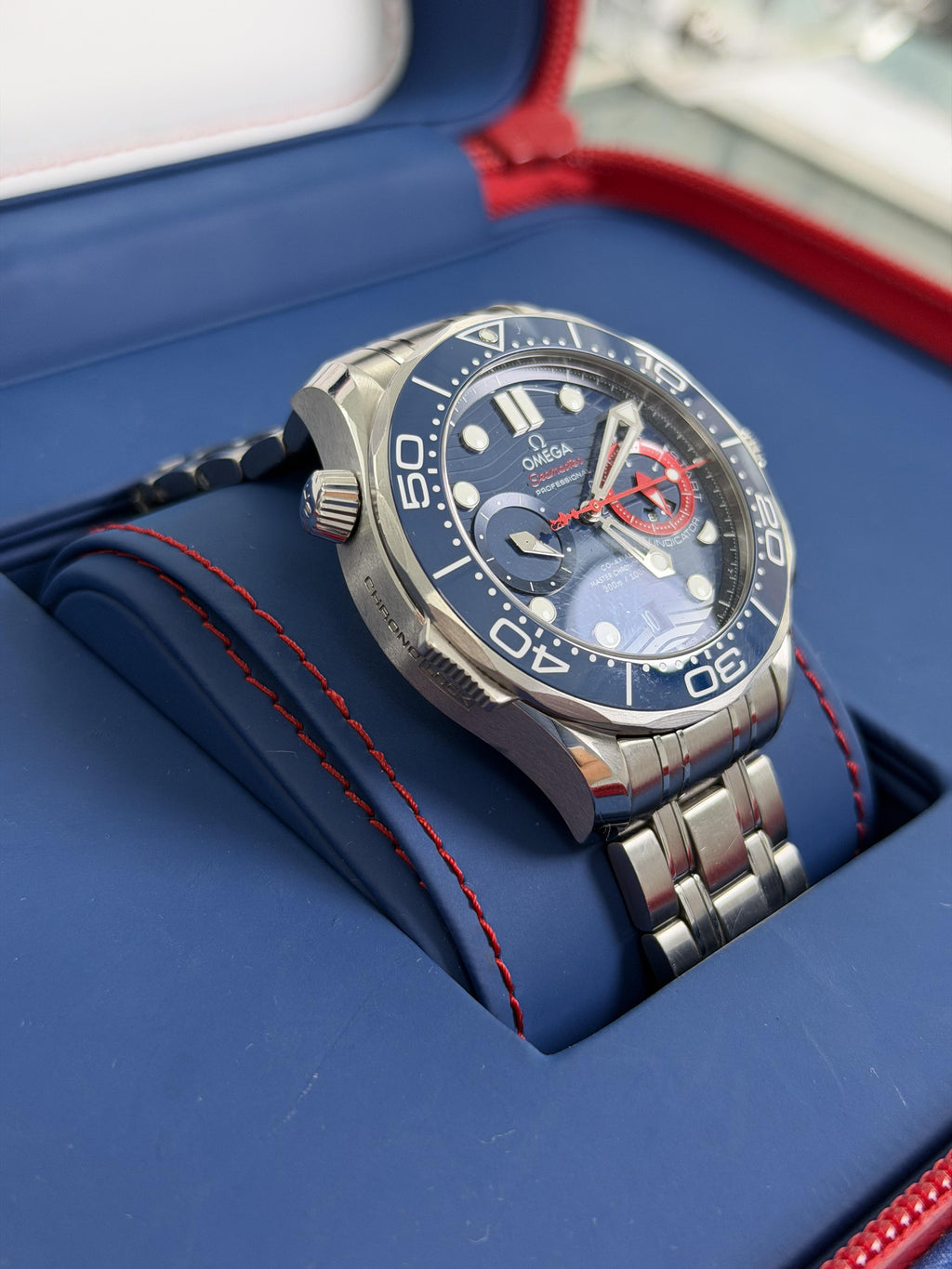 2021 Omega Sea-Master Diver 300M America's Cup 210.30.44.51.03.002