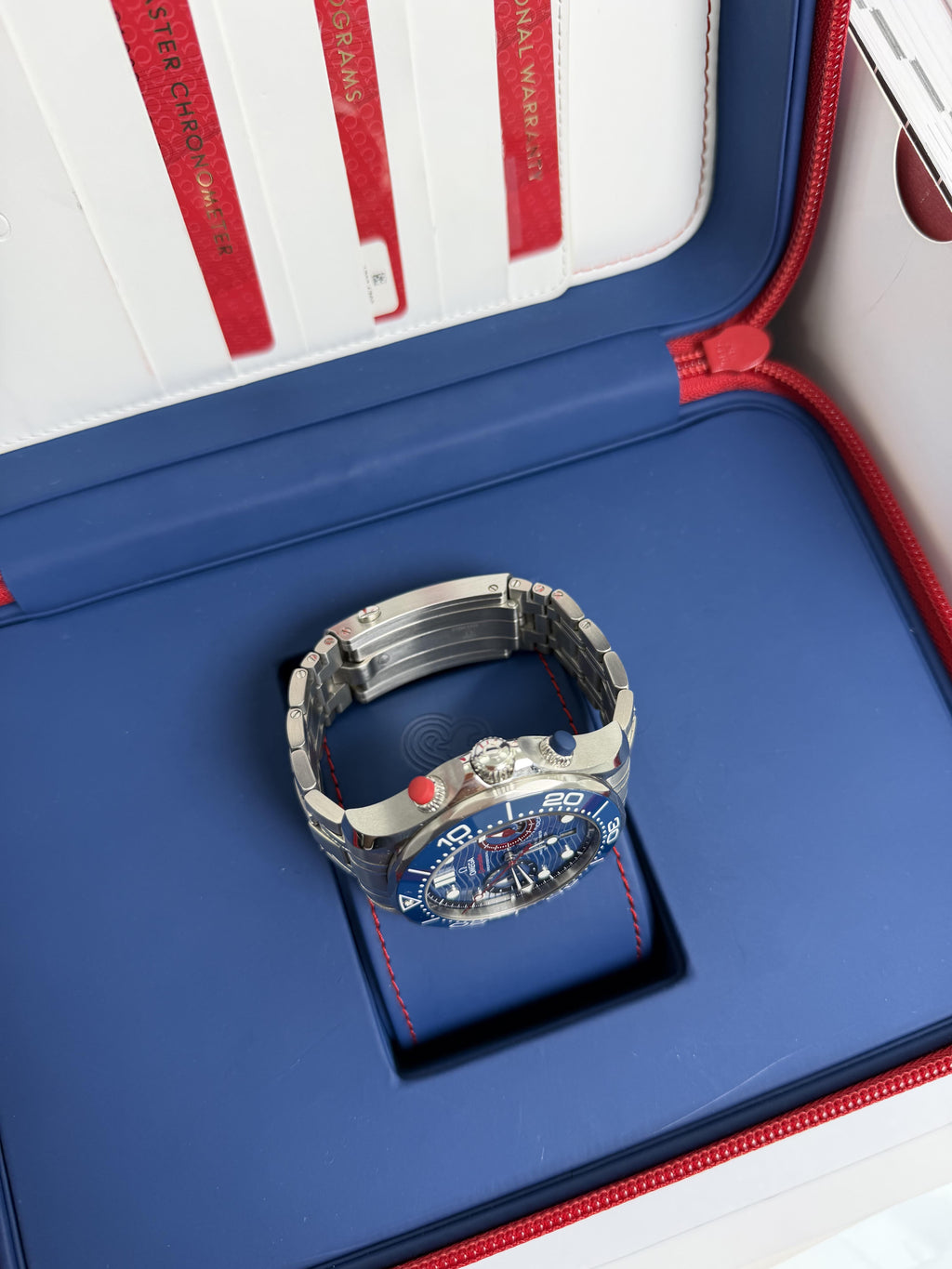 2021 Omega Sea-Master Diver 300M America's Cup 210.30.44.51.03.002