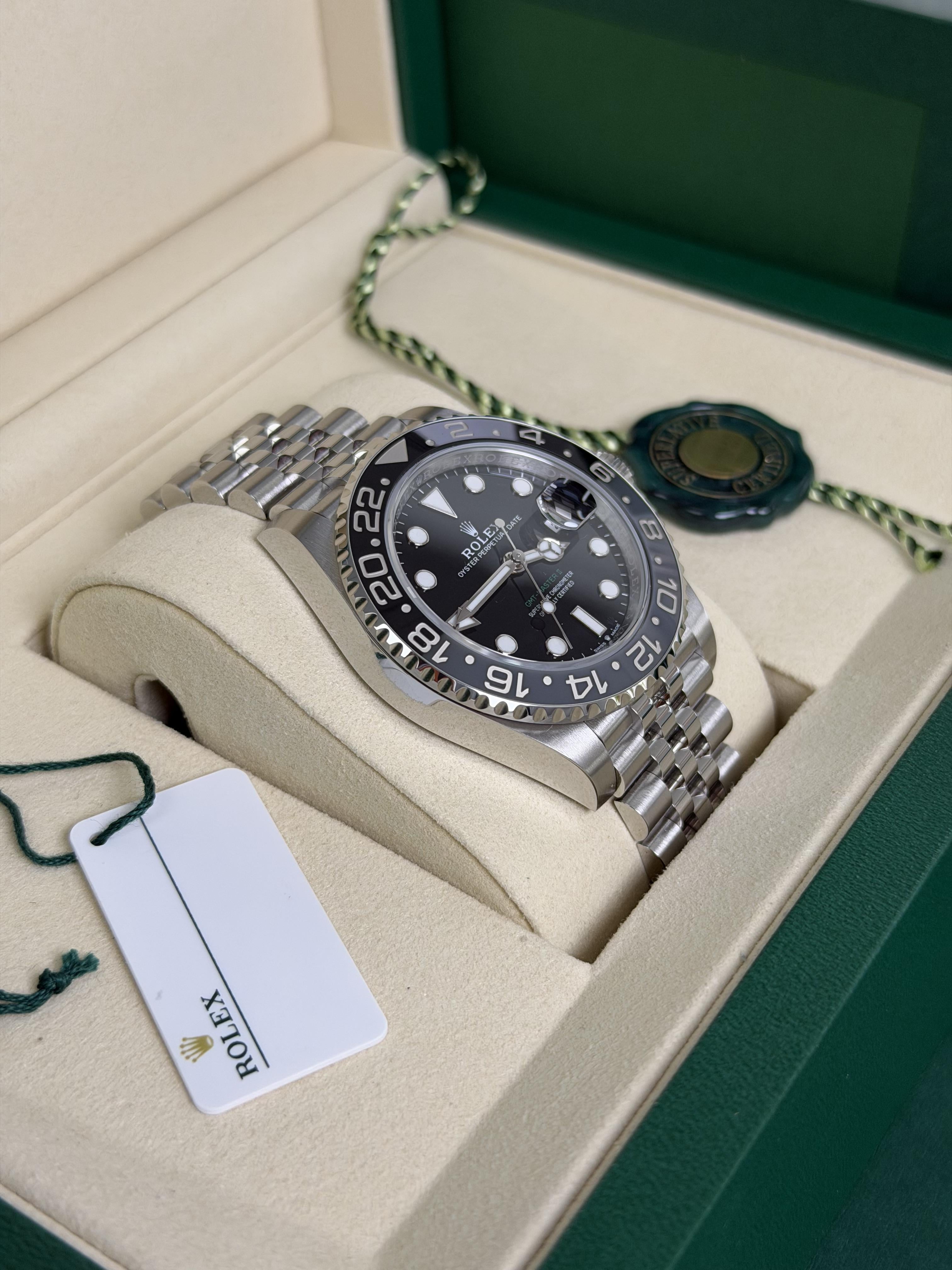 Rolex GMT-Master II 126710GRNR