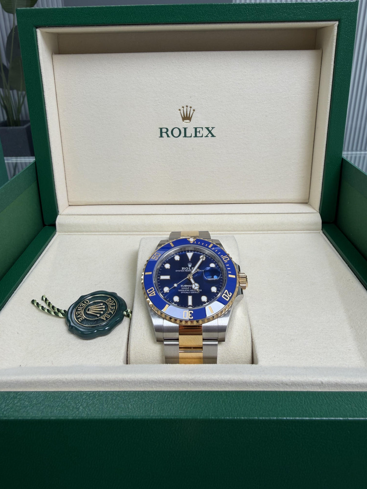 Rolex Submariner Date 'Bluesy' thumbnail 3