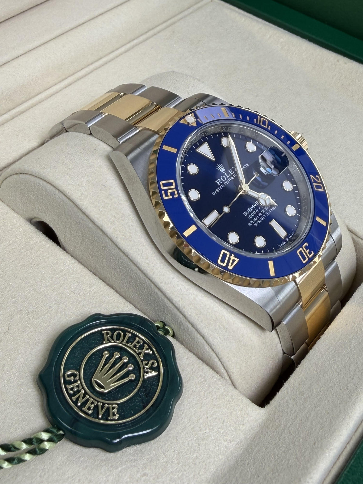 Rolex Submariner Date 'Bluesy' thumbnail 4